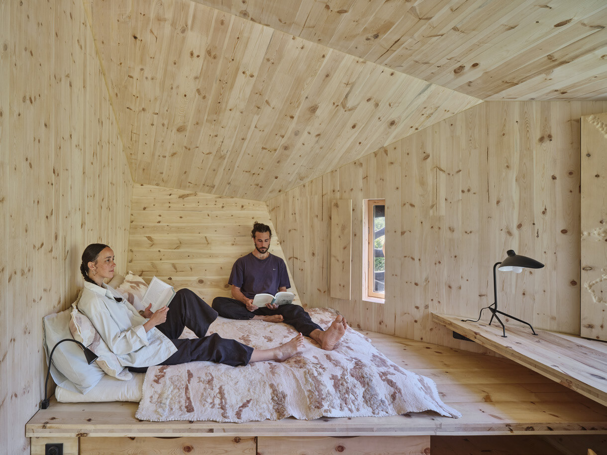 The sleeping platform.