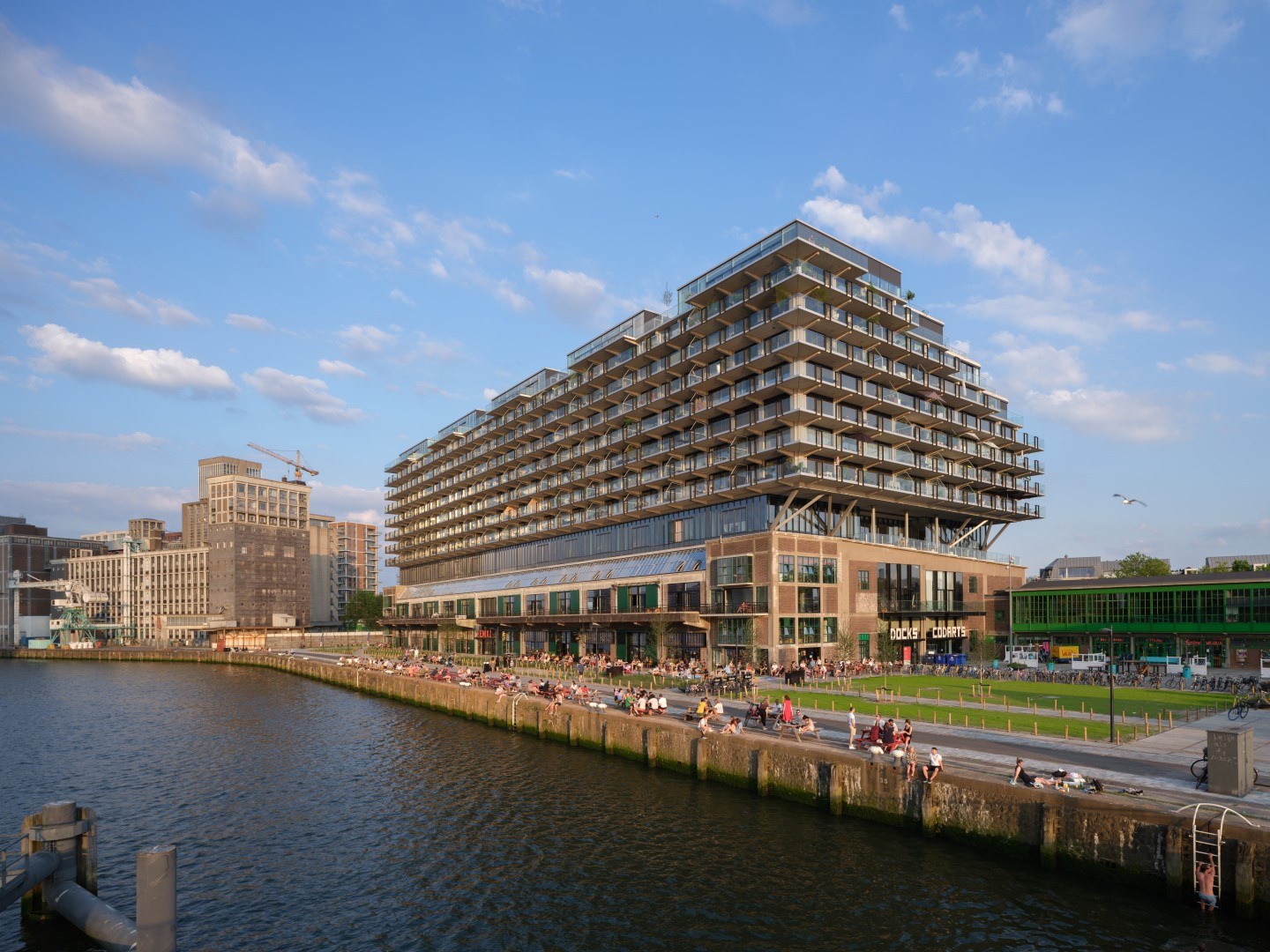 Fenix 1 in Rotterdam added 23,000 m³ of striking new floor area to an unassuming canal-front building.