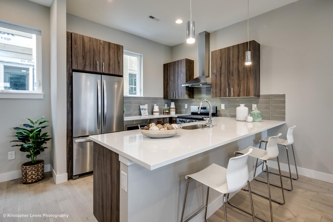 Kitchen with premium finishes and fixtures.